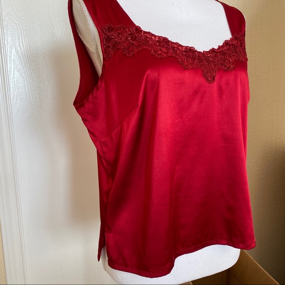 Red silk tank top - Picture 2 of 4